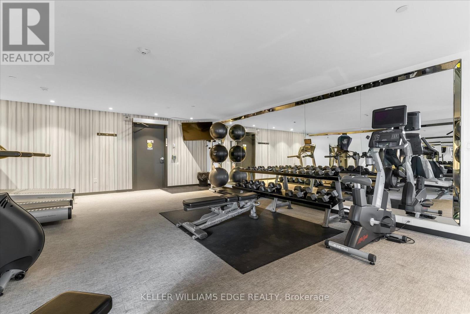 402 - 150 Sabina Drive, Oakville, Ontario  L6H 0W3 - Photo 20 - W12690300