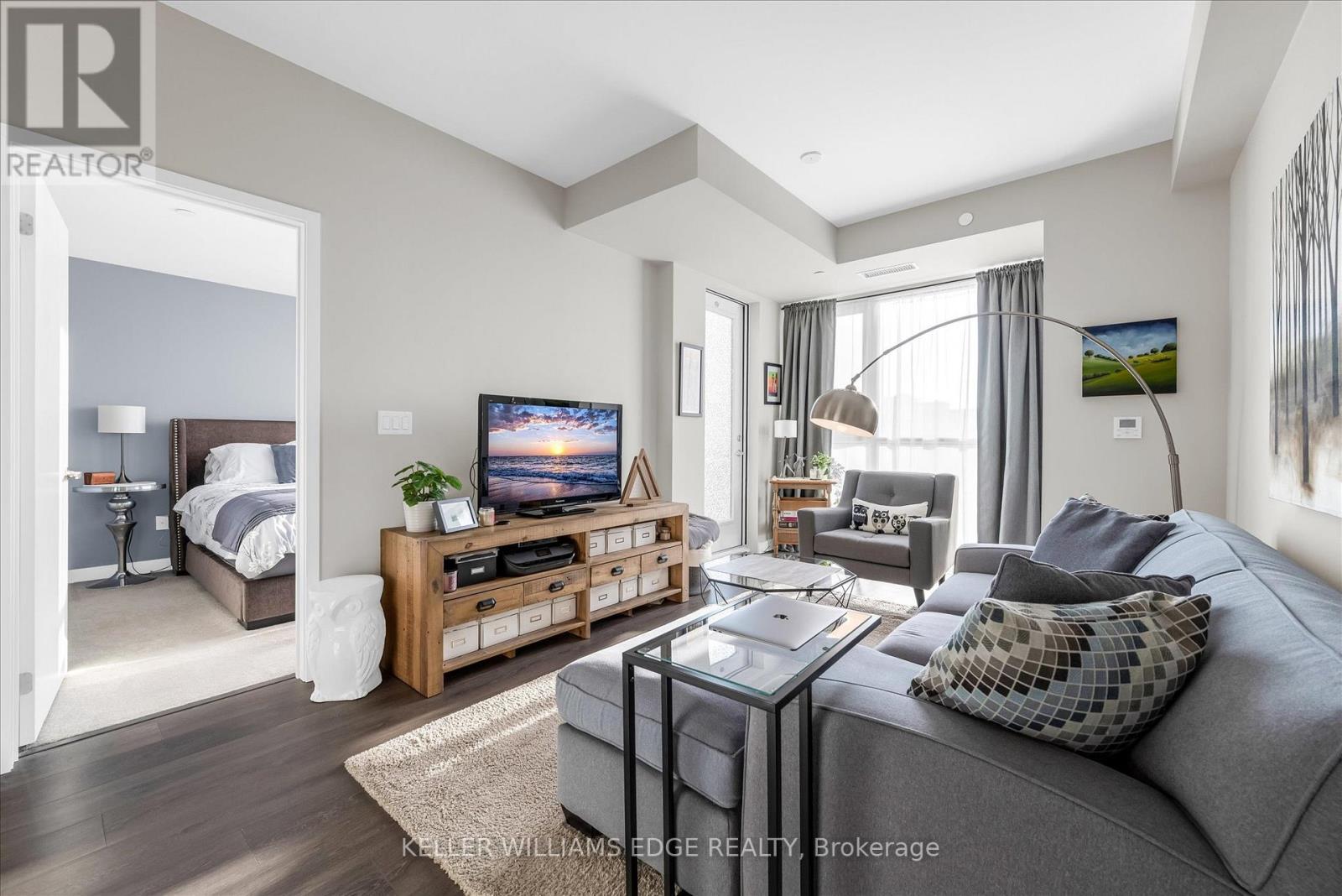 402 - 150 Sabina Drive, Oakville, Ontario  L6H 0W3 - Photo 9 - W12690300