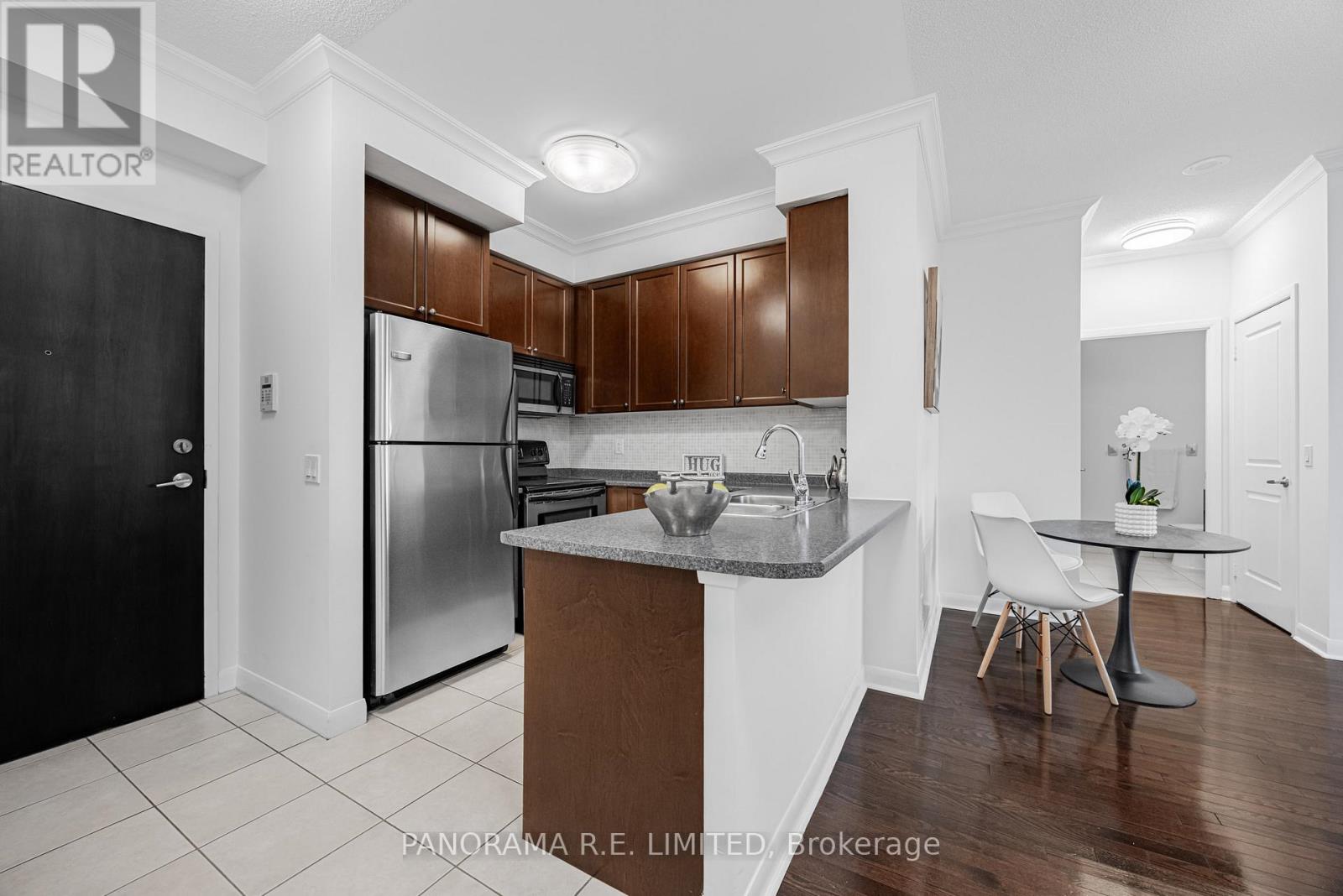 405 - 235 Sherway Gardens Road, Toronto, Ontario  M9C 0A2 - Photo 8 - W12690320