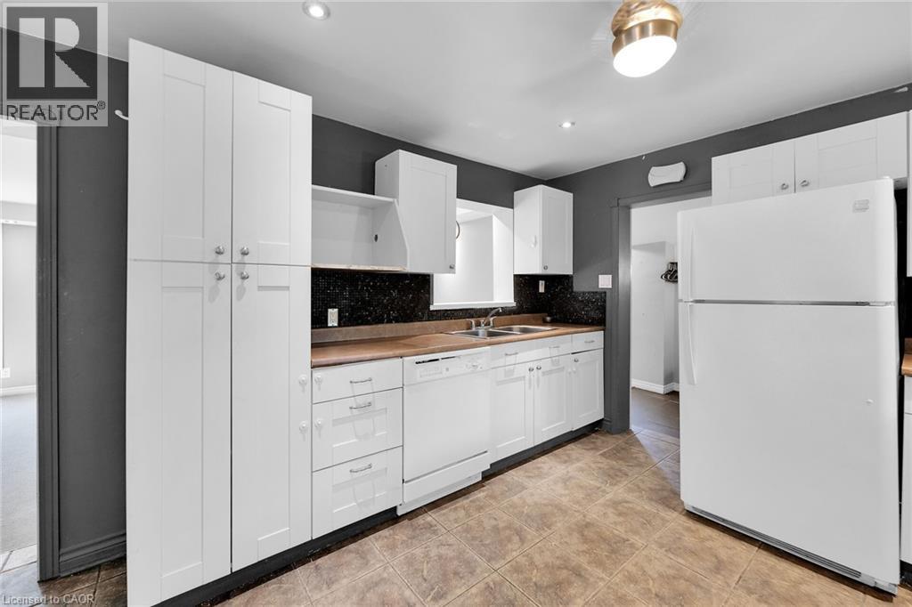 126 Mountain Road, Grimsby, Ontario  L3M 4E7 - Photo 14 - 40797231