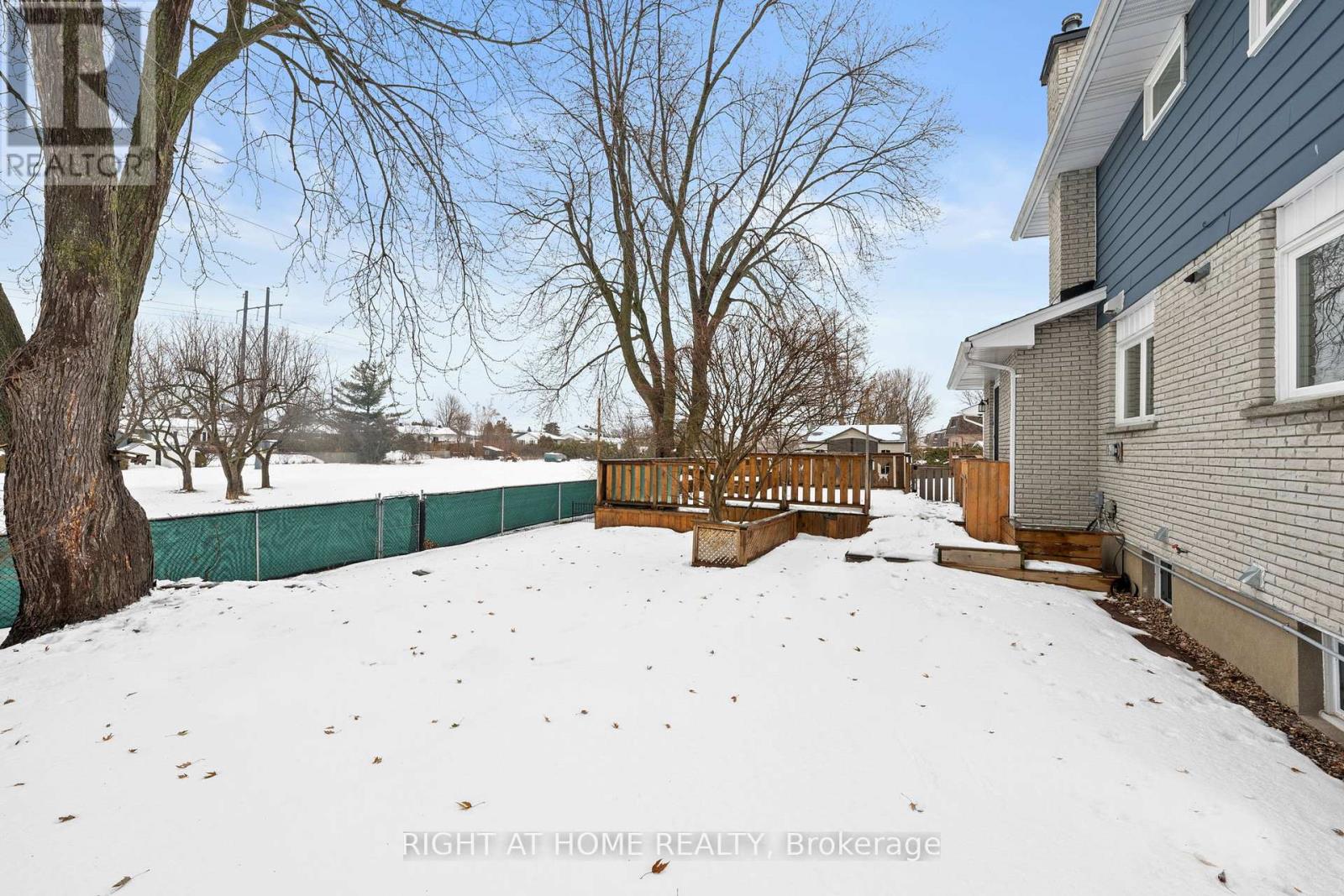 9 Aurora Crescent, Ottawa, Ontario K2G 0Z6 - Photo 32 - X12686548