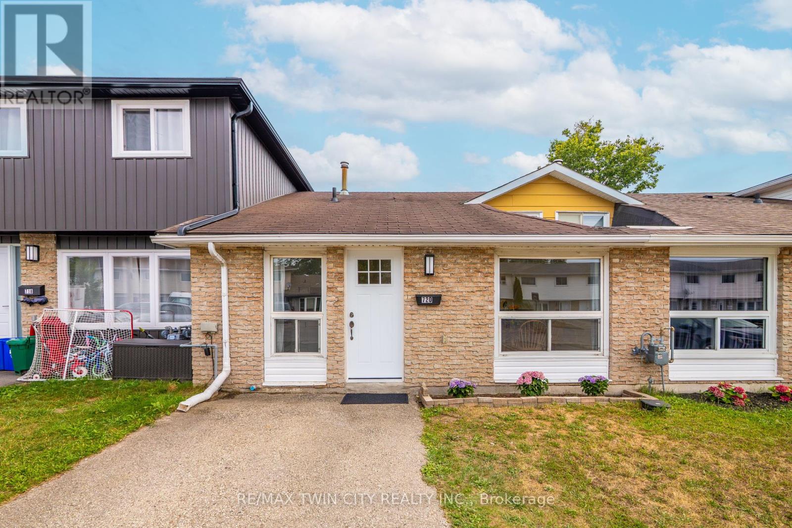 720 Parkview Crescent, Cambridge, Ontario  N3H 4X9 - Photo 2 - X12690220