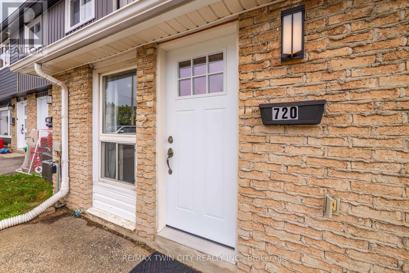 720 Parkview Crescent, Cambridge, Ontario  N3H 4X9 - Photo 5 - X12690220