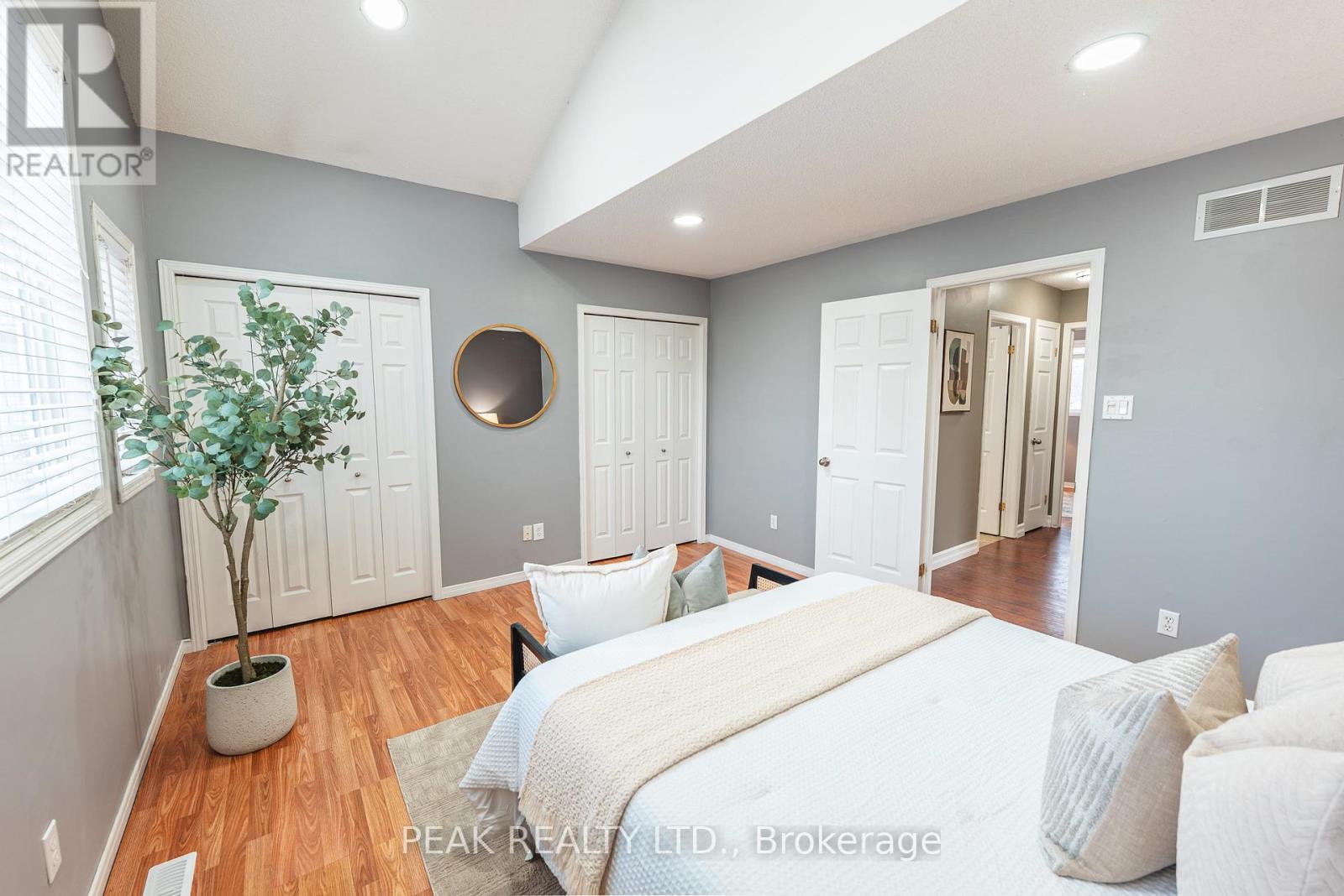 42 Roman Crescent, London East, Ontario  N5V 4W4 - Photo 16 - X12690254