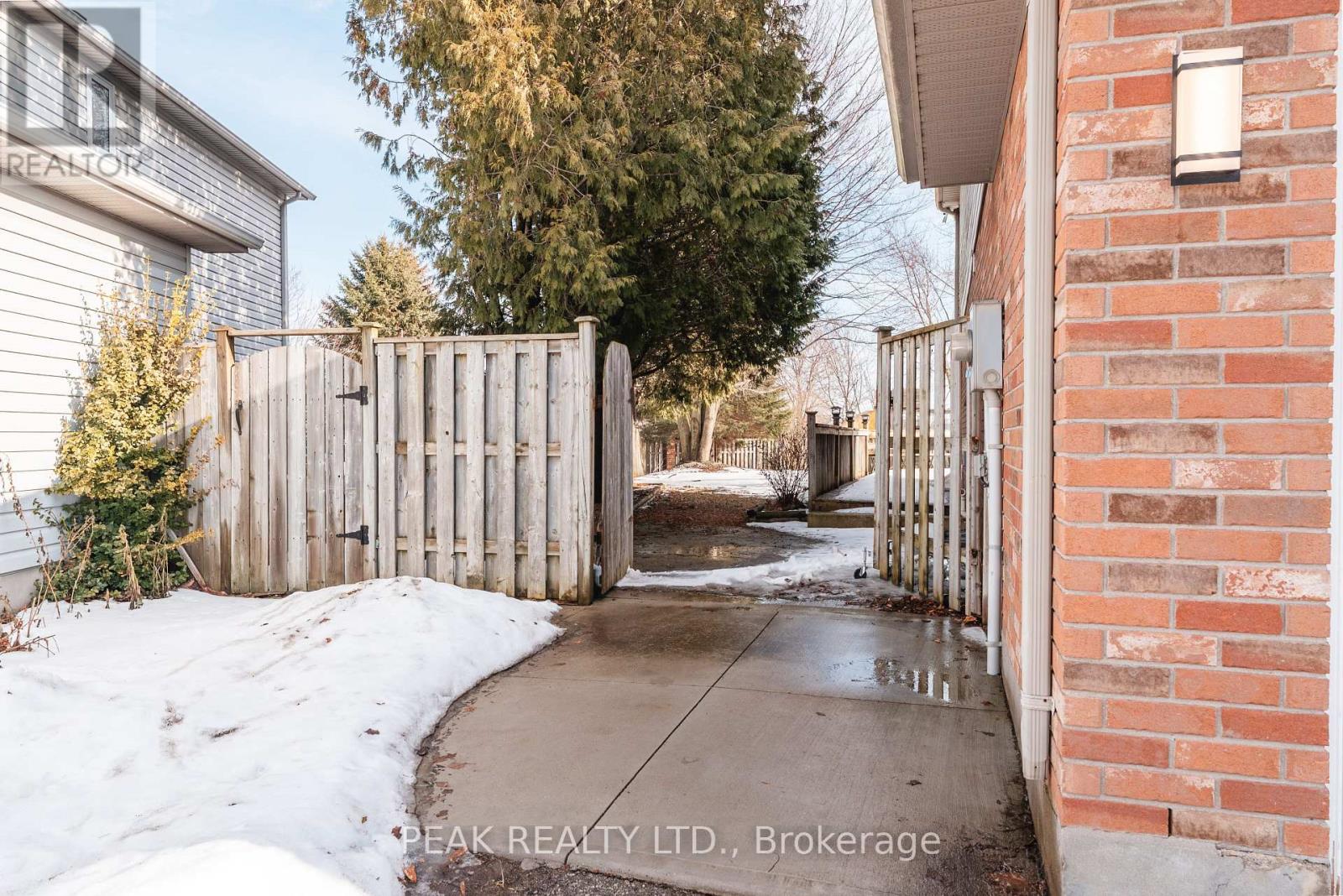 42 Roman Crescent, London East, Ontario  N5V 4W4 - Photo 47 - X12690254