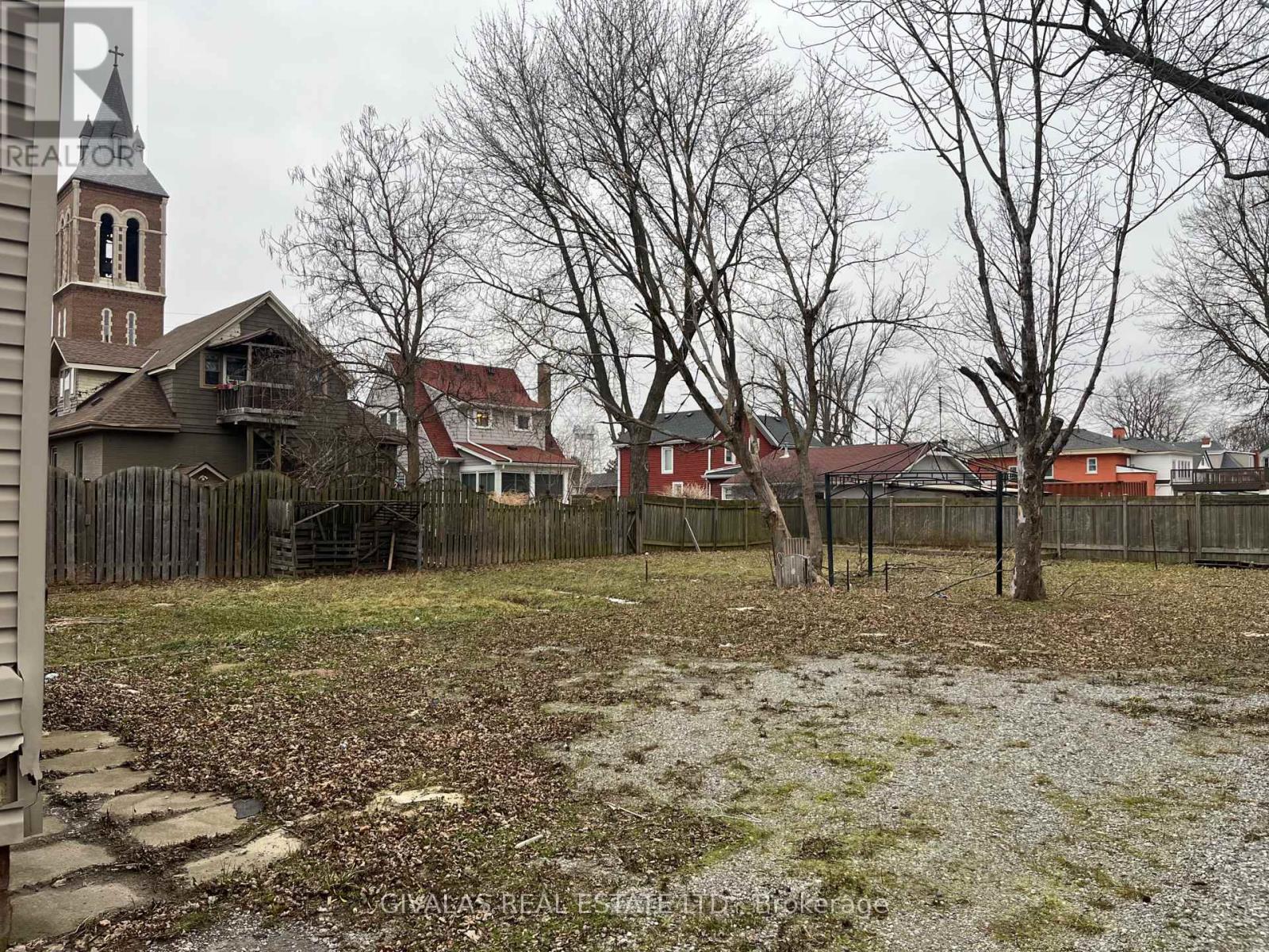 14 Asher Street, Welland, Ontario  L3B 4J1 - Photo 3 - X12690258