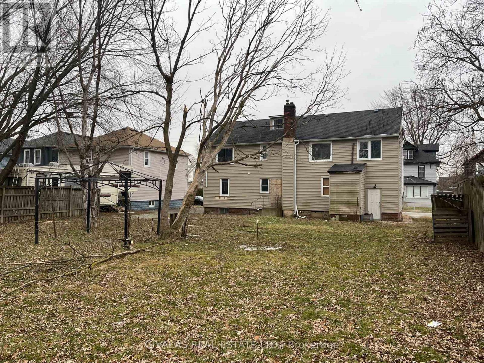 14 Asher Street, Welland, Ontario  L3B 4J1 - Photo 5 - X12690258