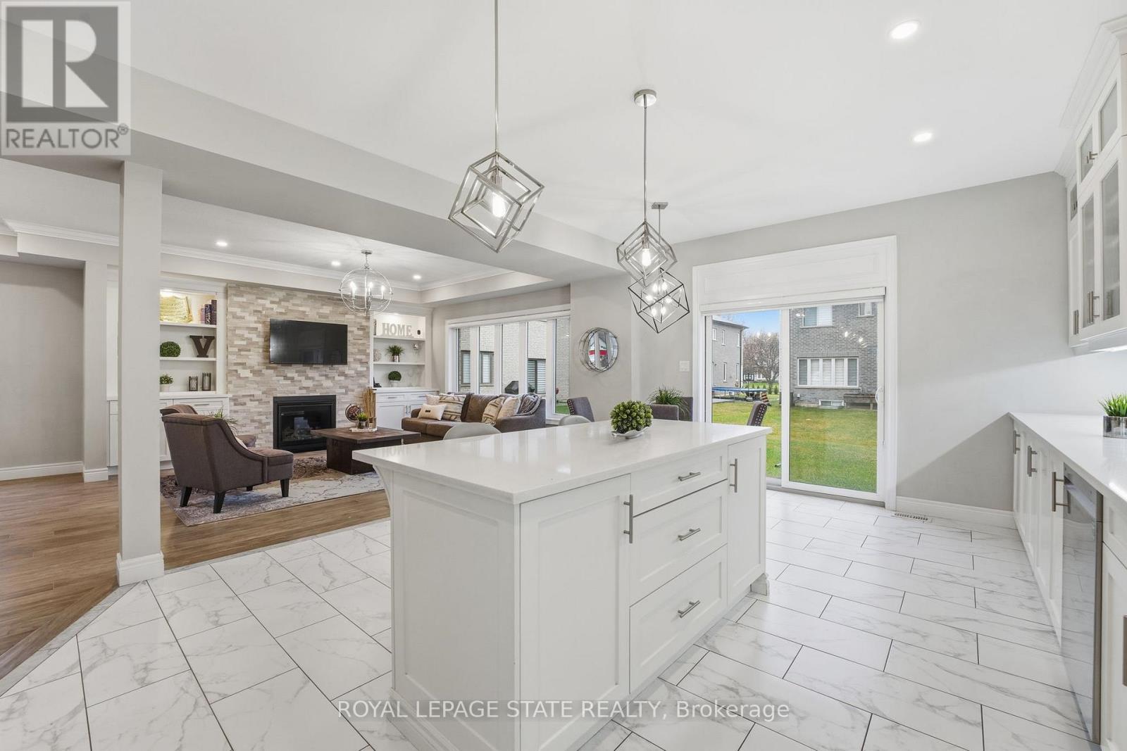 29 Roselawn Avenue, Hamilton, Ontario  L9G 0H9 - Photo 5 - X12690312