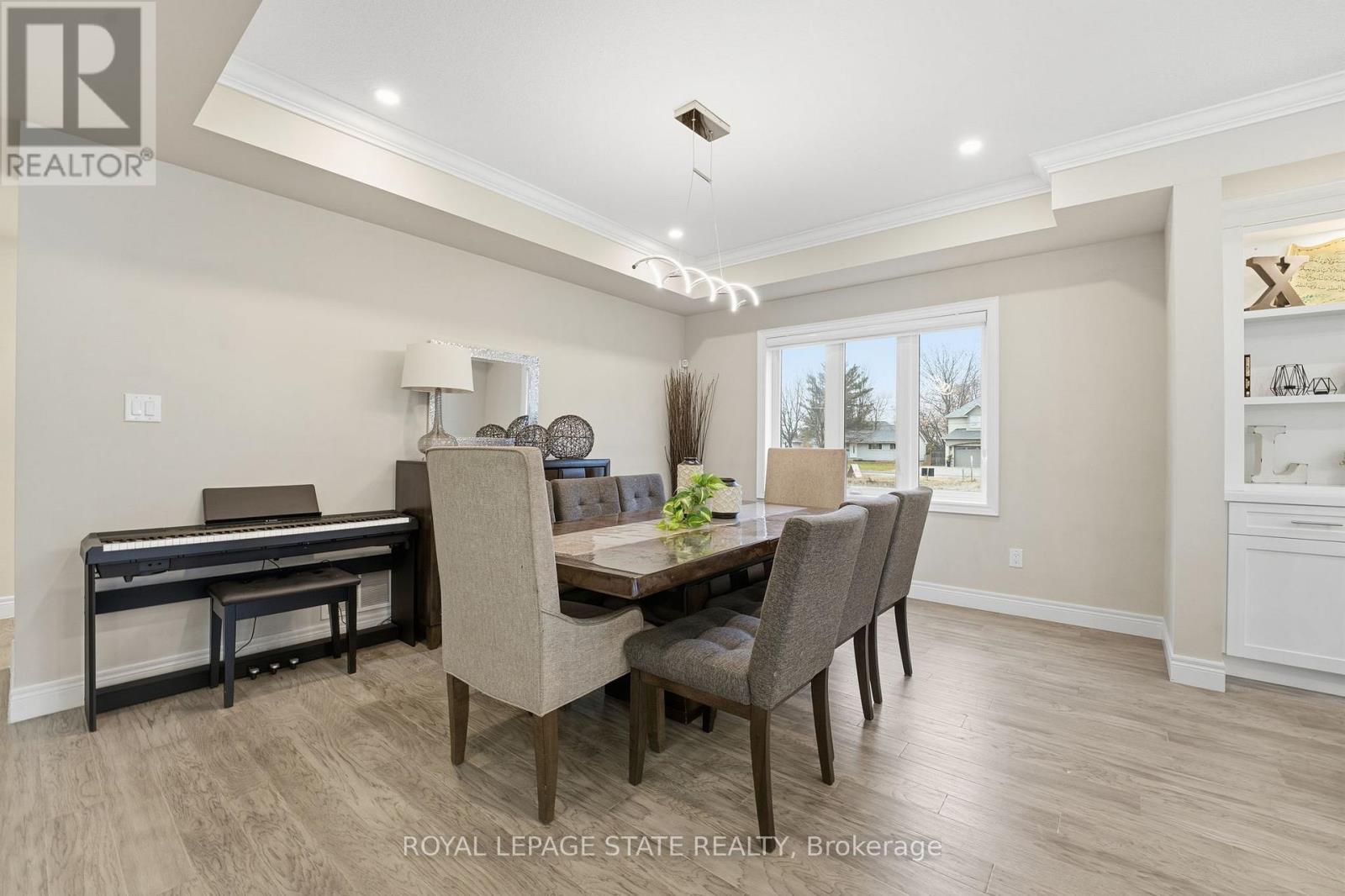 29 Roselawn Avenue, Hamilton, Ontario  L9G 0H9 - Photo 8 - X12690312