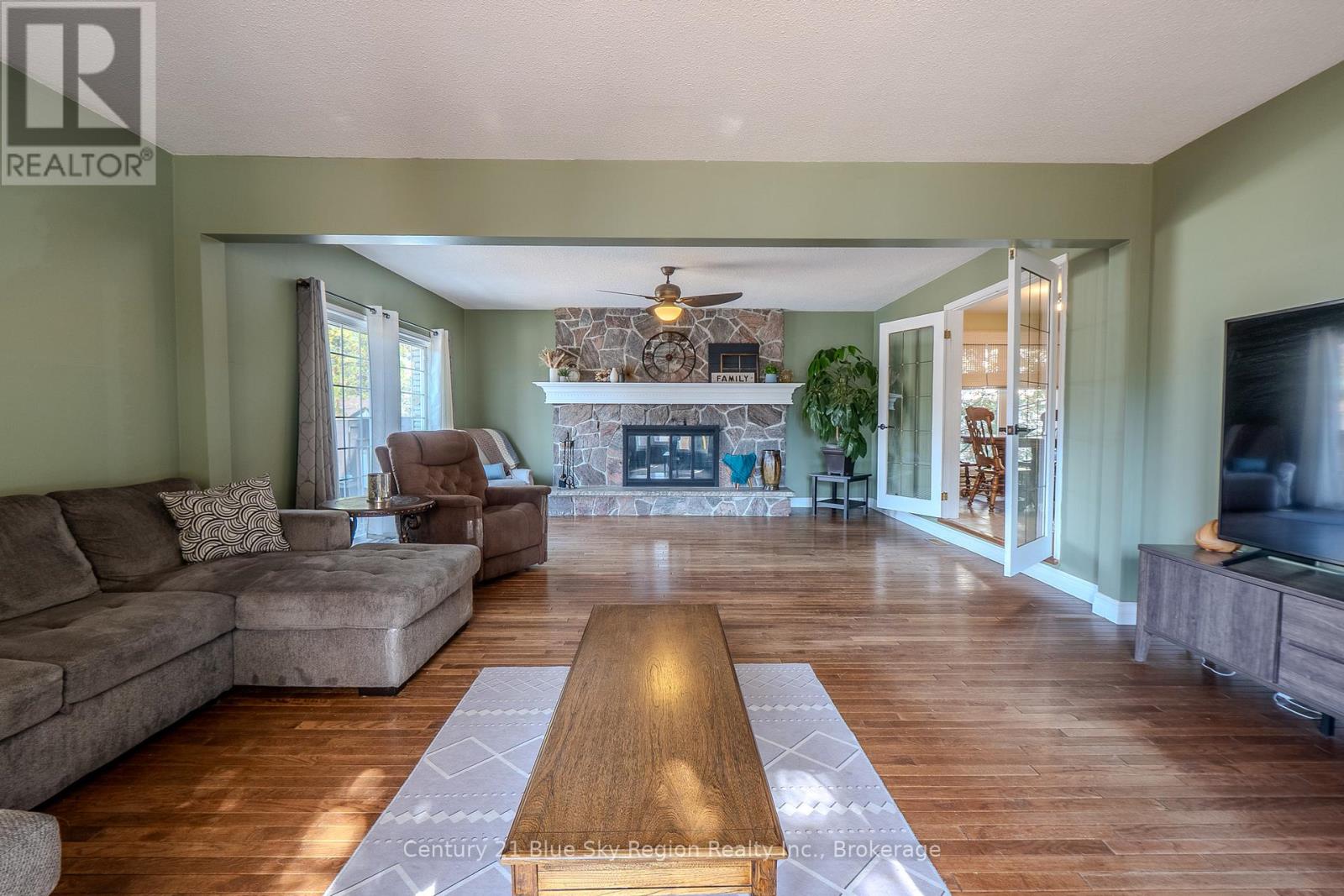 61 Third Street, West Nipissing, Ontario  P2B 3A9 - Photo 12 - X12690364