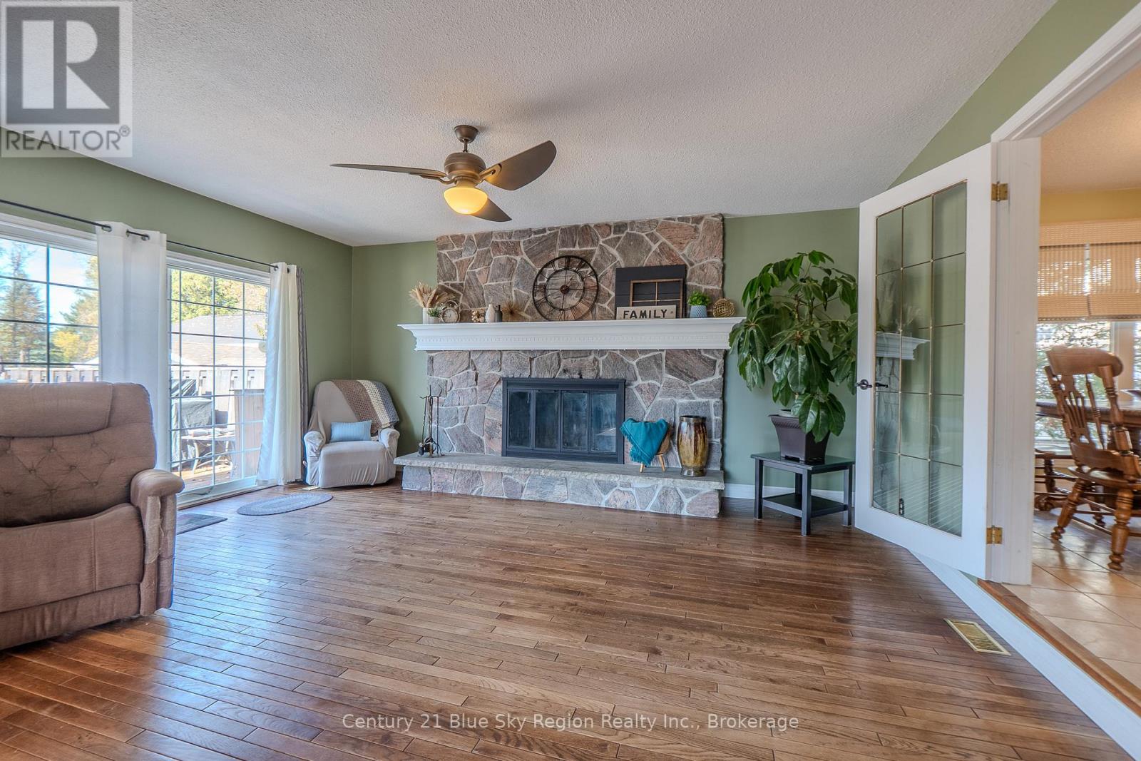 61 Third Street, West Nipissing, Ontario  P2B 3A9 - Photo 13 - X12690364