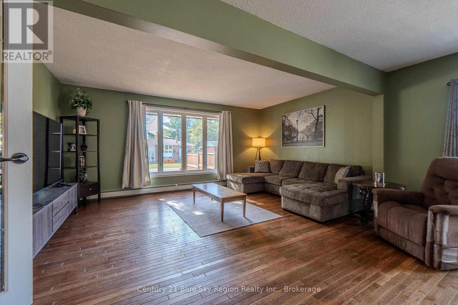 61 Third Street, West Nipissing, Ontario  P2B 3A9 - Photo 14 - X12690364