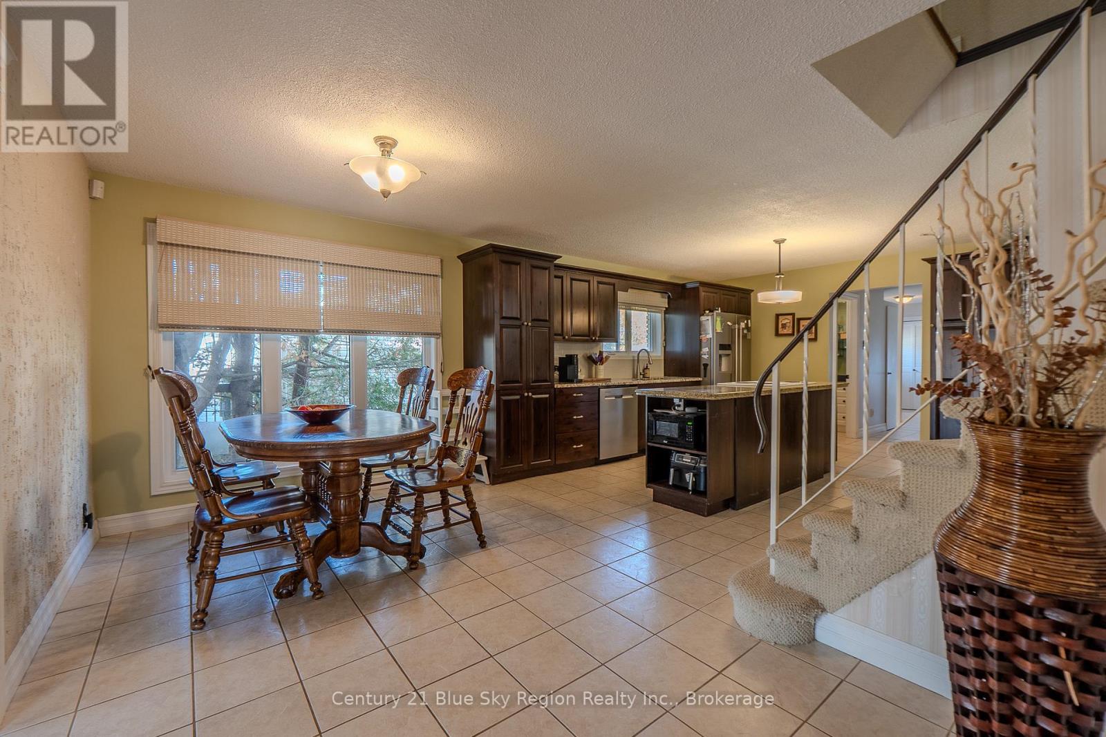 61 Third Street, West Nipissing, Ontario  P2B 3A9 - Photo 9 - X12690364