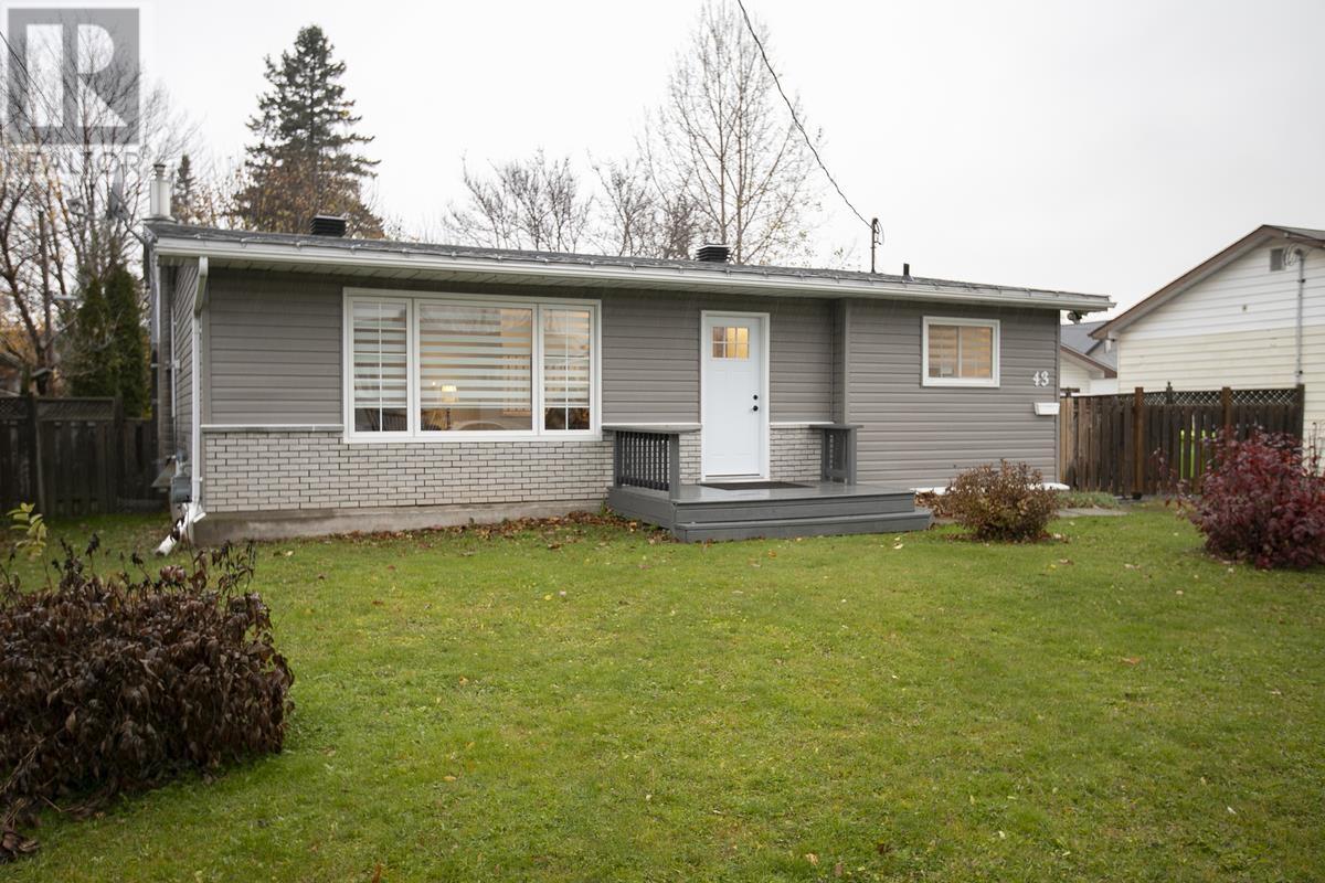 43 Nichol Ave, Sault Ste. Marie, Ontario  P6C 4V3 - Photo 2 - SM260041