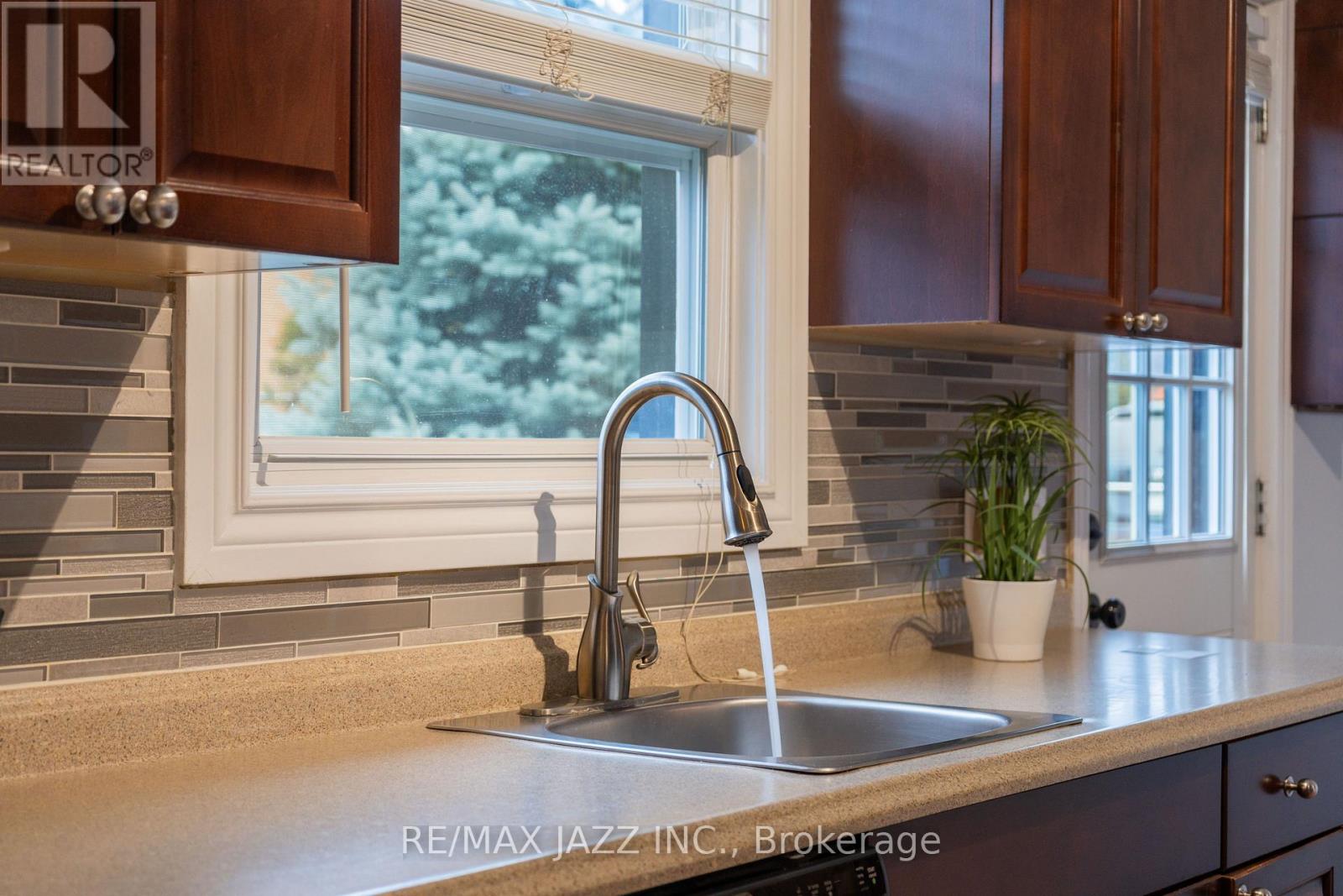 194 Liberty Street N, Clarington, Ontario  L1C 2M5 - Photo 7 - E12690466