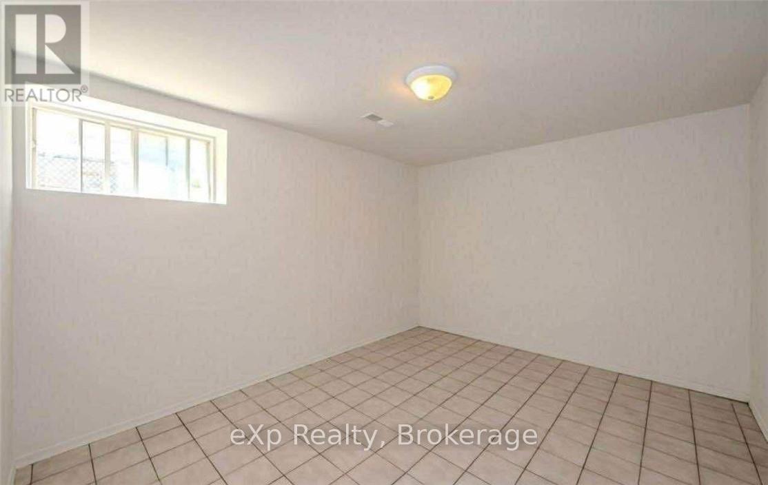 Lower - 233 Elizabeth Street, Guelph (St. Patrick's Ward), Ontario  N1E 2X6 - Photo 6 - X12690392