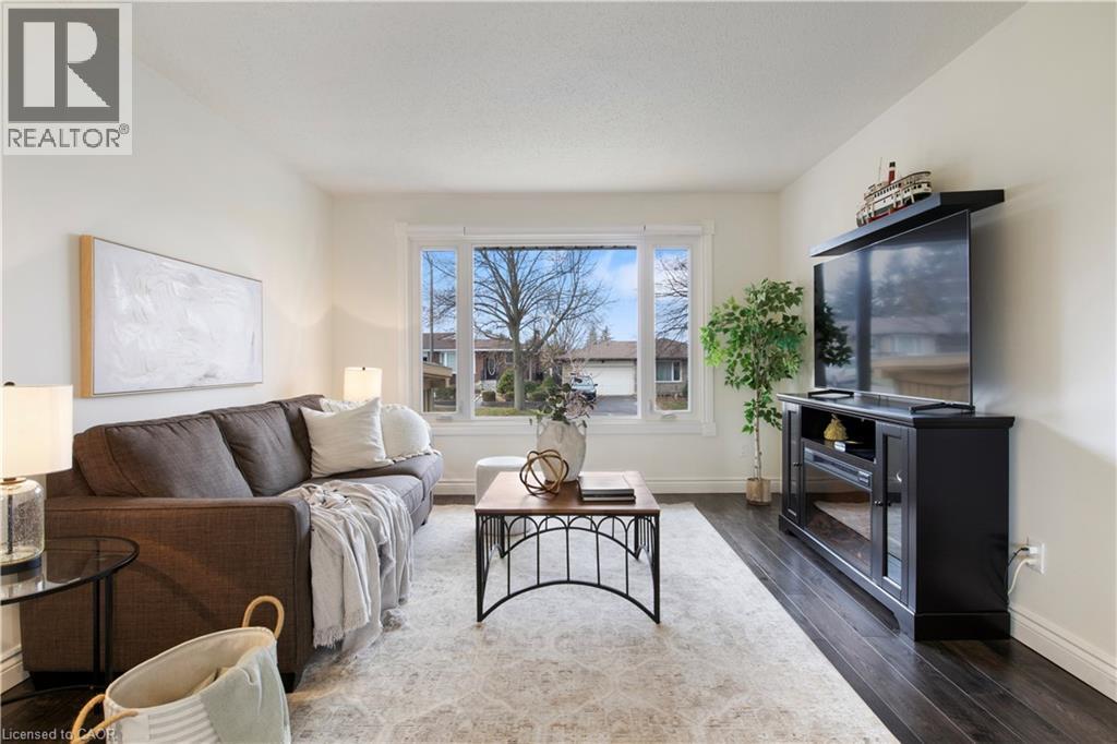 60 DEVONGLEN Drive, Kitchener, Ontario