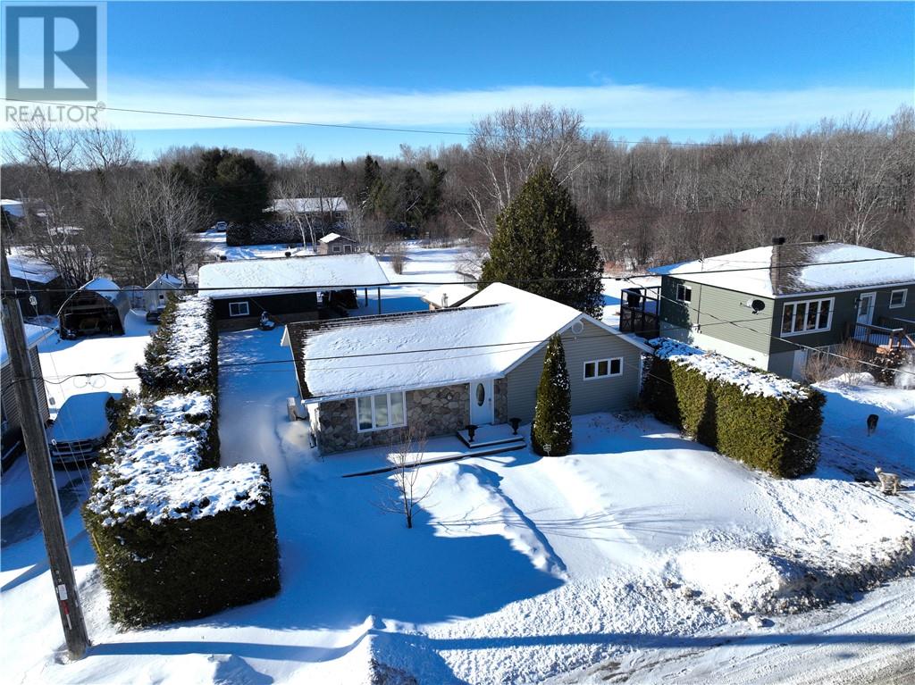 6 Birch Street, Blind River, Ontario  P0R 1B0 - Photo 2 - 2126023