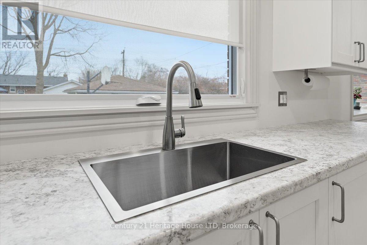 50 Barron Street, Welland, Ontario  L3C 2K5 - Photo 14 - X12690348