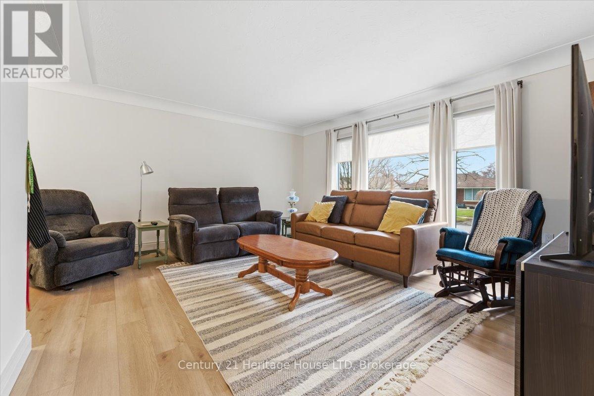 50 Barron Street, Welland, Ontario  L3C 2K5 - Photo 9 - X12690348