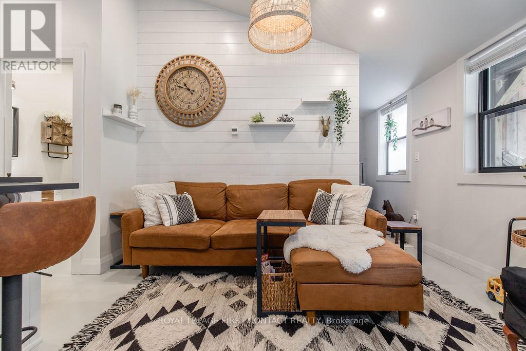 1370 Killarney Beach Road, Innisfil, Ontario  L0L 1W0 - Photo 20 - N12436703