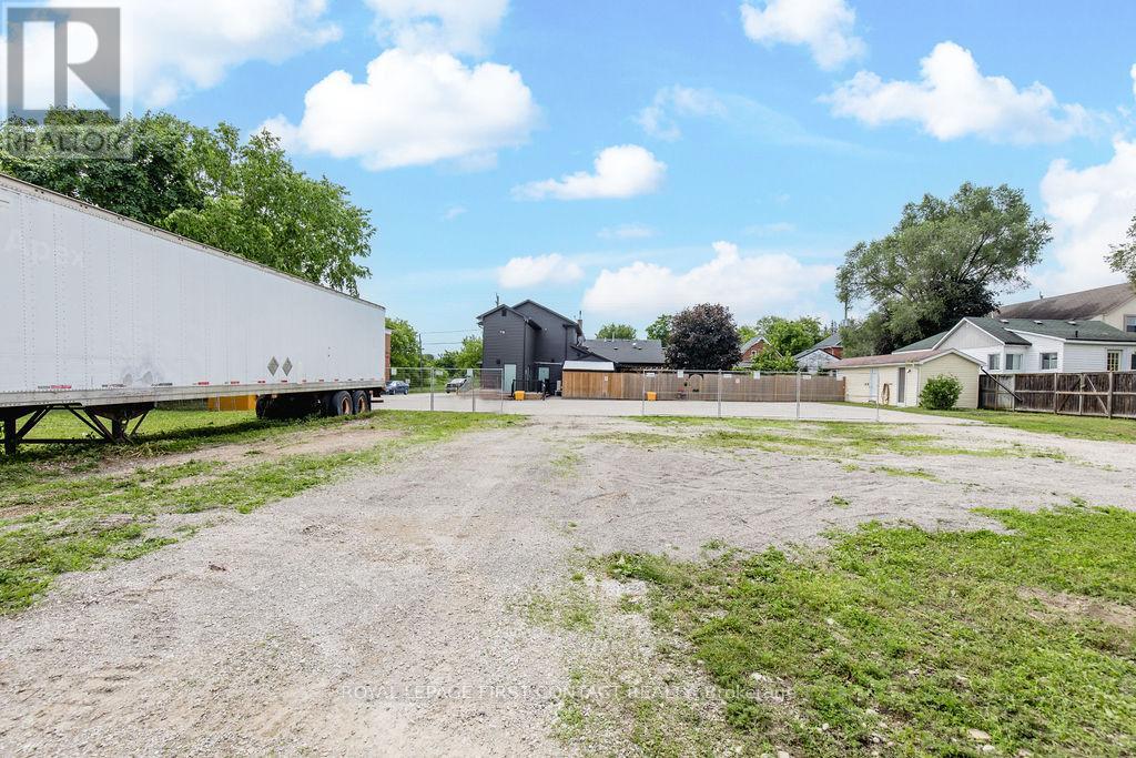 1370 Killarney Beach Road, Innisfil, Ontario  L0L 1W0 - Photo 28 - N12436703