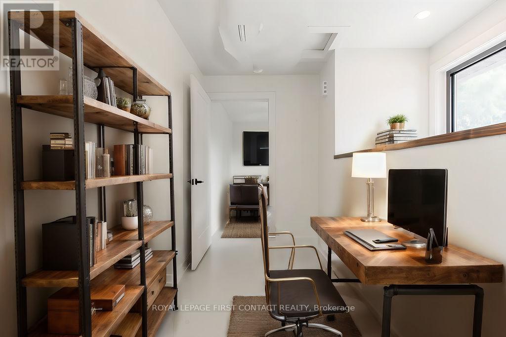 1370 Killarney Beach Road, Innisfil, Ontario  L0L 1W0 - Photo 13 - N12436703