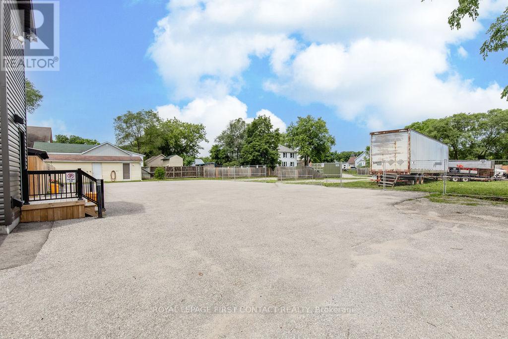 1370 Killarney Beach Road, Innisfil, Ontario  L0L 1W0 - Photo 27 - N12436703