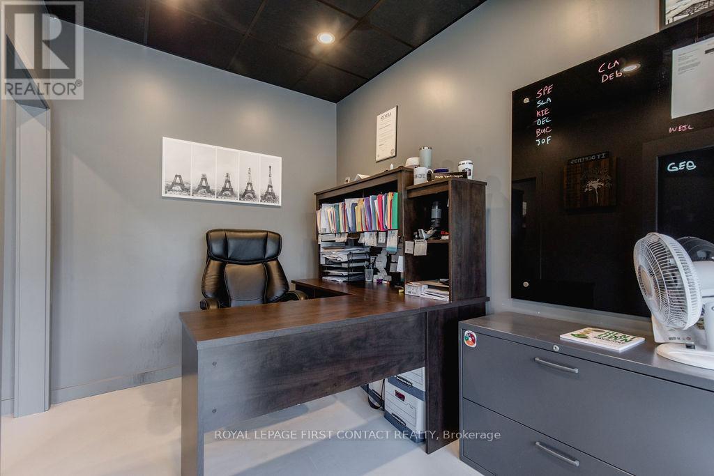 1370 Killarney Beach Road, Innisfil, Ontario  L0L 1W0 - Photo 9 - N12436703