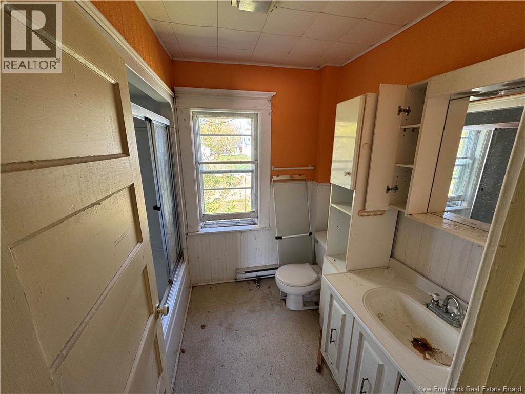 15 Elm Street, Mcadam, New Brunswick  E6J 1X5 - Photo 11 - NB132066