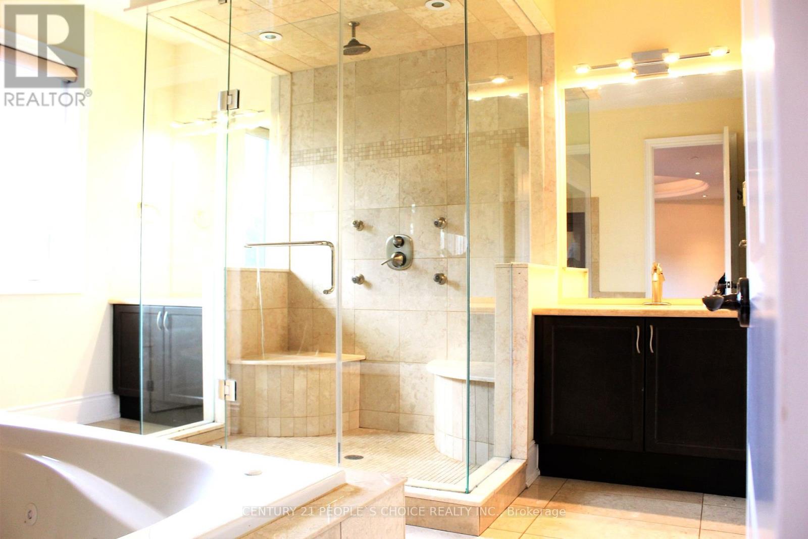 1275 Saginaw Crescent N, Mississauga, Ontario  L5H 1X4 - Photo 15 - W12684160