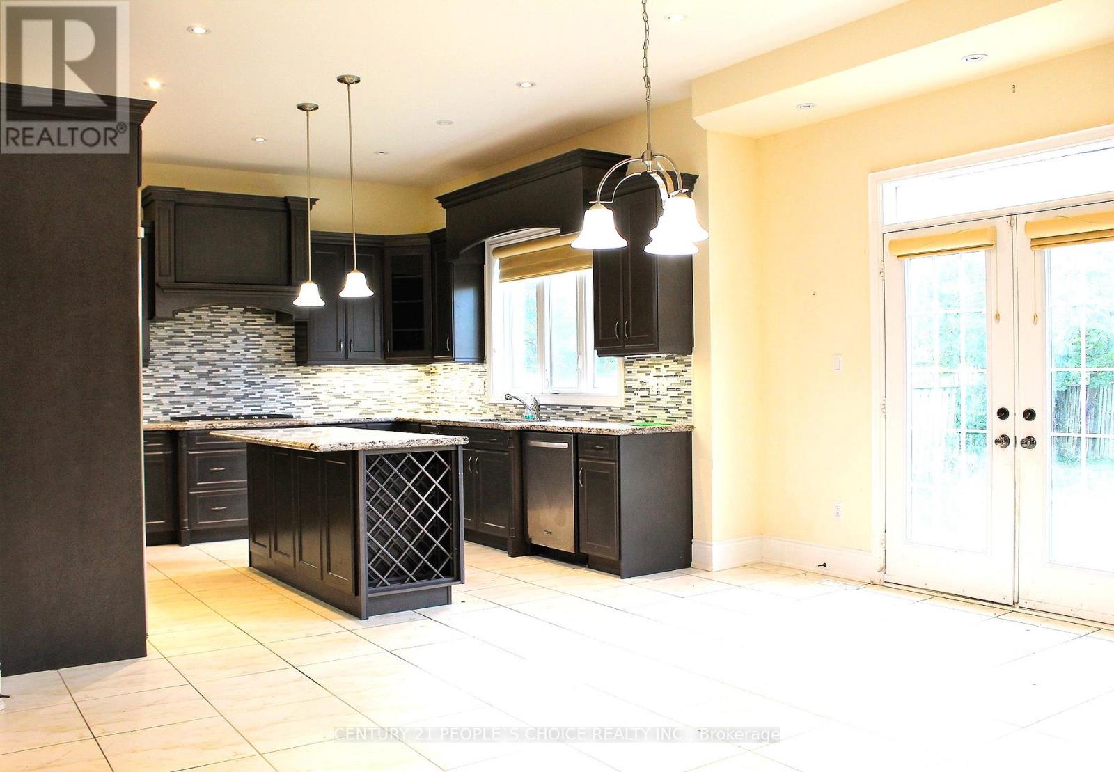 1275 Saginaw Crescent N, Mississauga, Ontario  L5H 1X4 - Photo 6 - W12684160