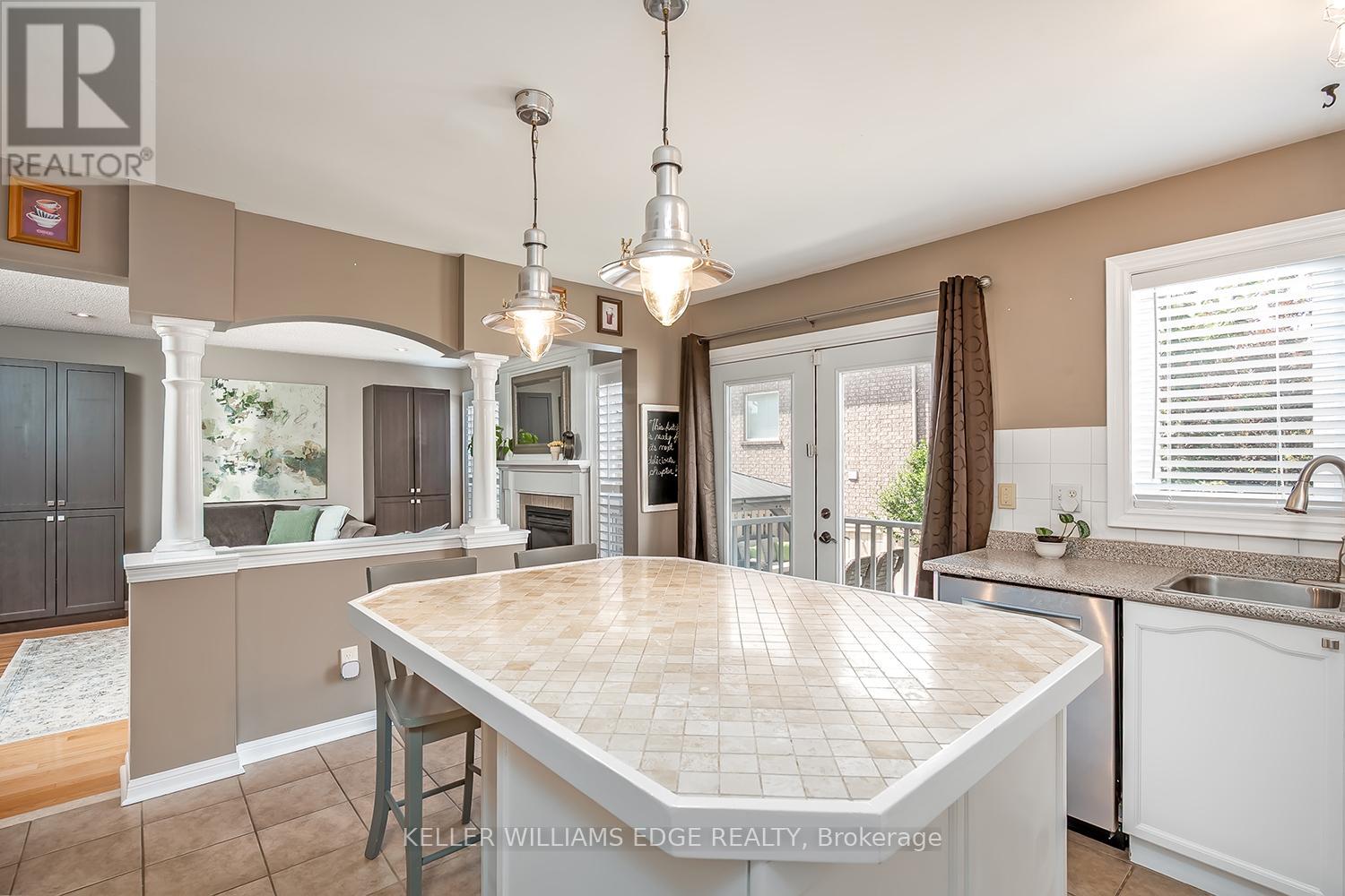 5586 Churchill Meadows Boulevard, Mississauga, Ontario  L5M 6M6 - Photo 11 - W12686864