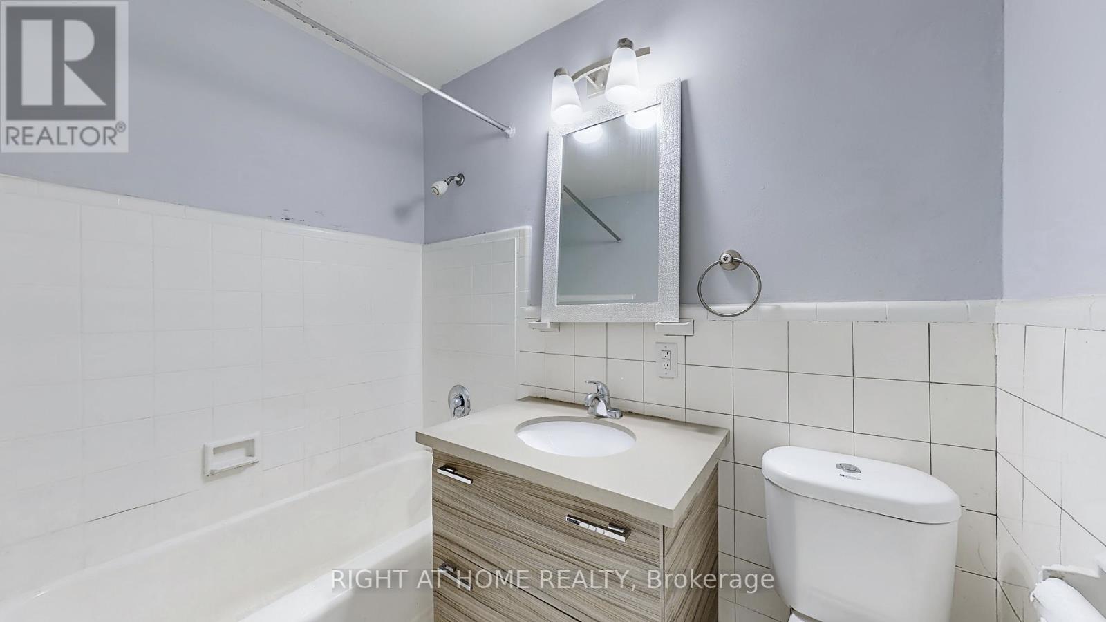 308 - 896 Eglinton Avenue E, Toronto, Ontario  M4G 2L2 - Photo 18 - C12690328