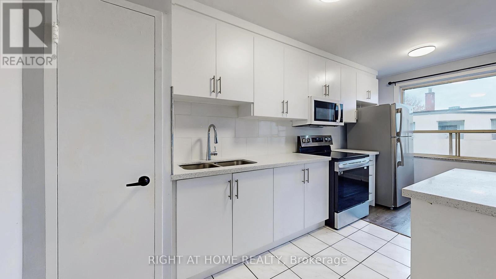 308 - 896 Eglinton Avenue E, Toronto, Ontario  M4G 2L2 - Photo 9 - C12690328