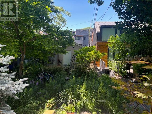 Main - 176 Lippincott Street, Toronto, Ontario  M5S 2P1 - Photo 12 - C12690342