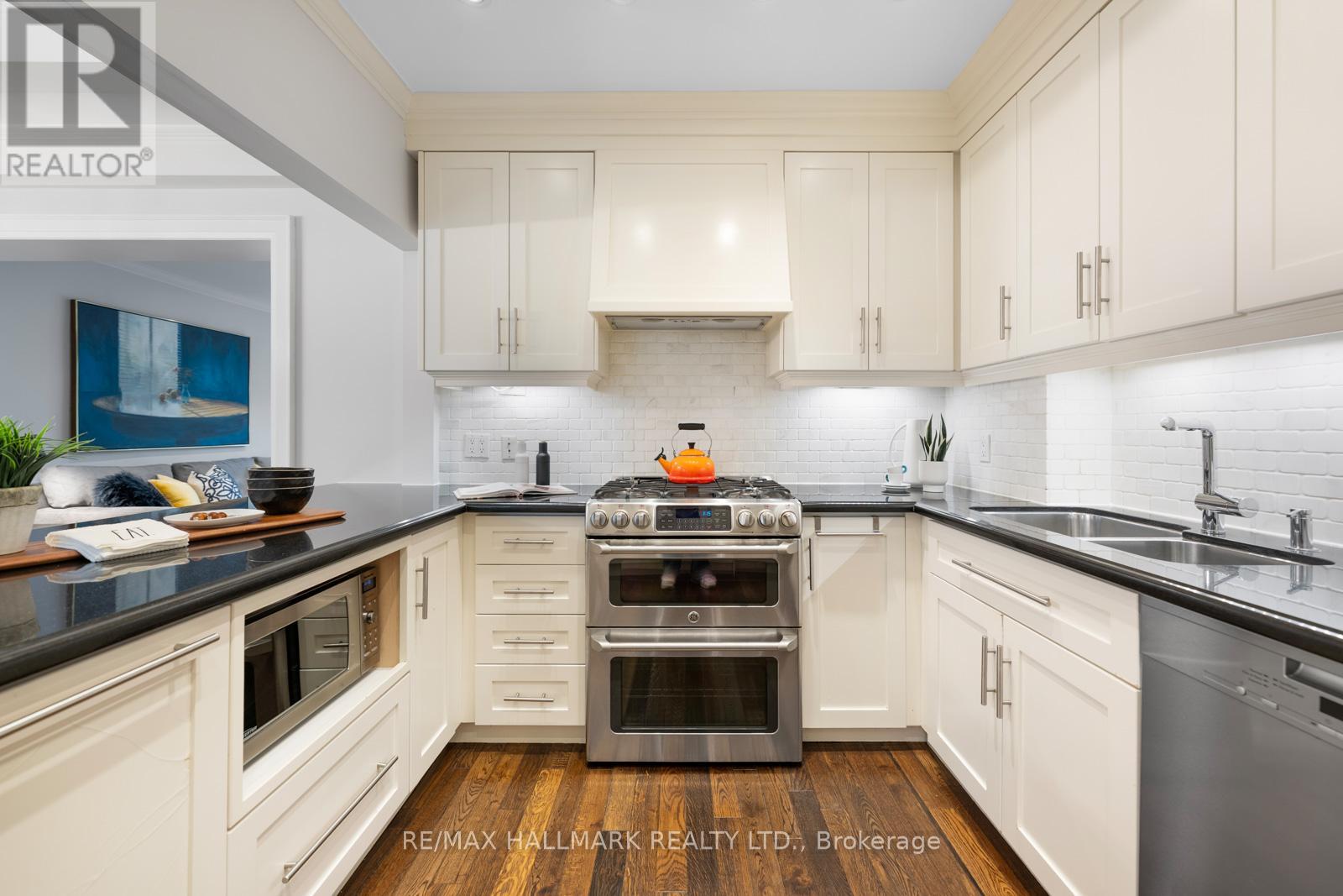 176 Melrose Avenue, Toronto, Ontario  M5M 1Z1 - Photo 15 - C12690386