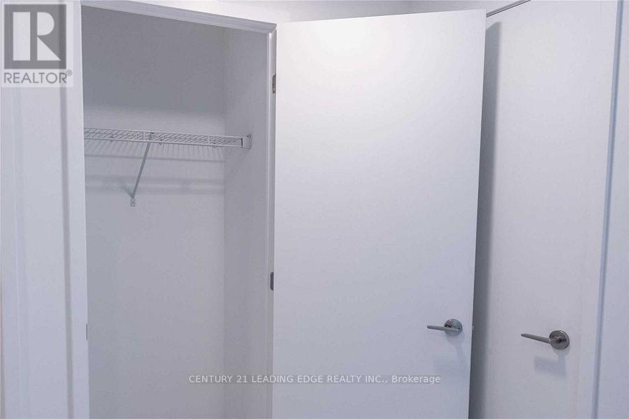 2210 - 39 Roehampton Avenue, Toronto, Ontario  M4P 1P9 - Photo 9 - C12690388