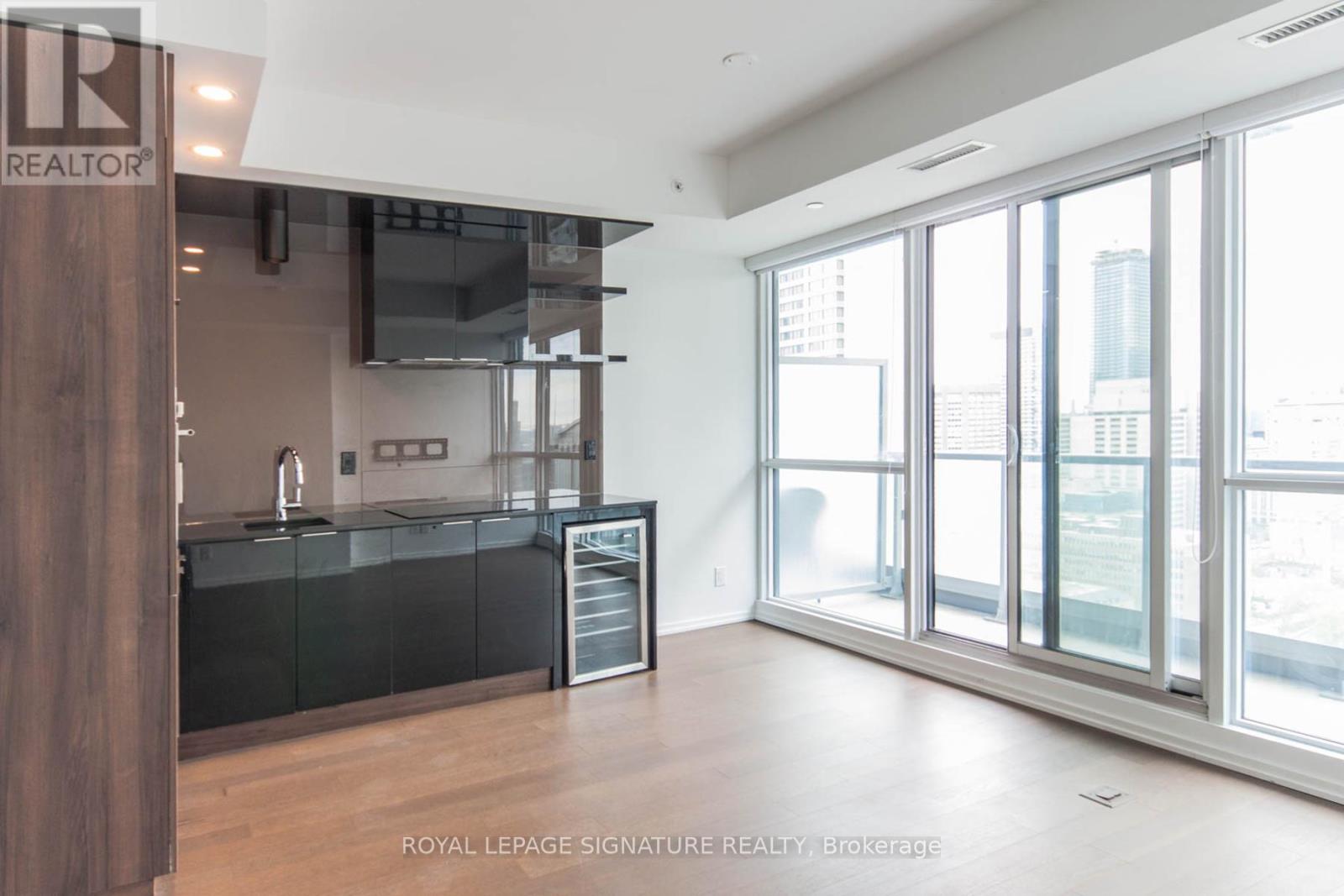 2902 - 70 Temperance Street, Toronto, Ontario  M5H 0B1 - Photo 6 - C12690436