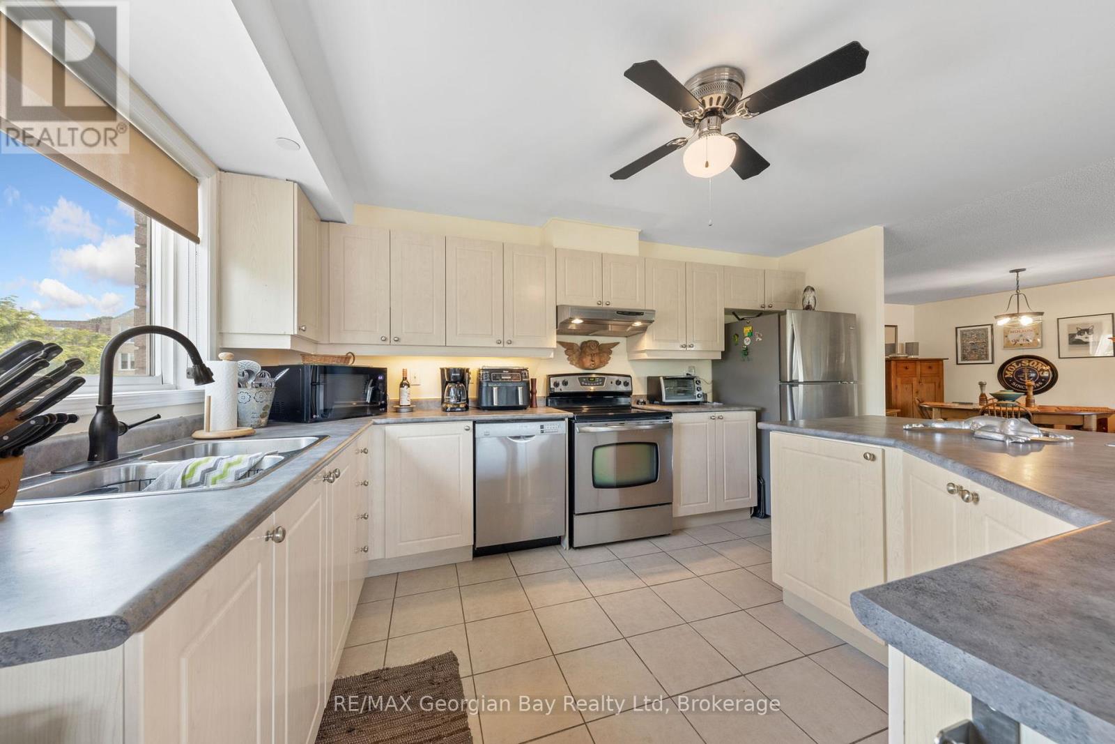 307 - 4 Beck Boulevard, Penetanguishene, Ontario  L9M 2H3 - Photo 15 - S12665470