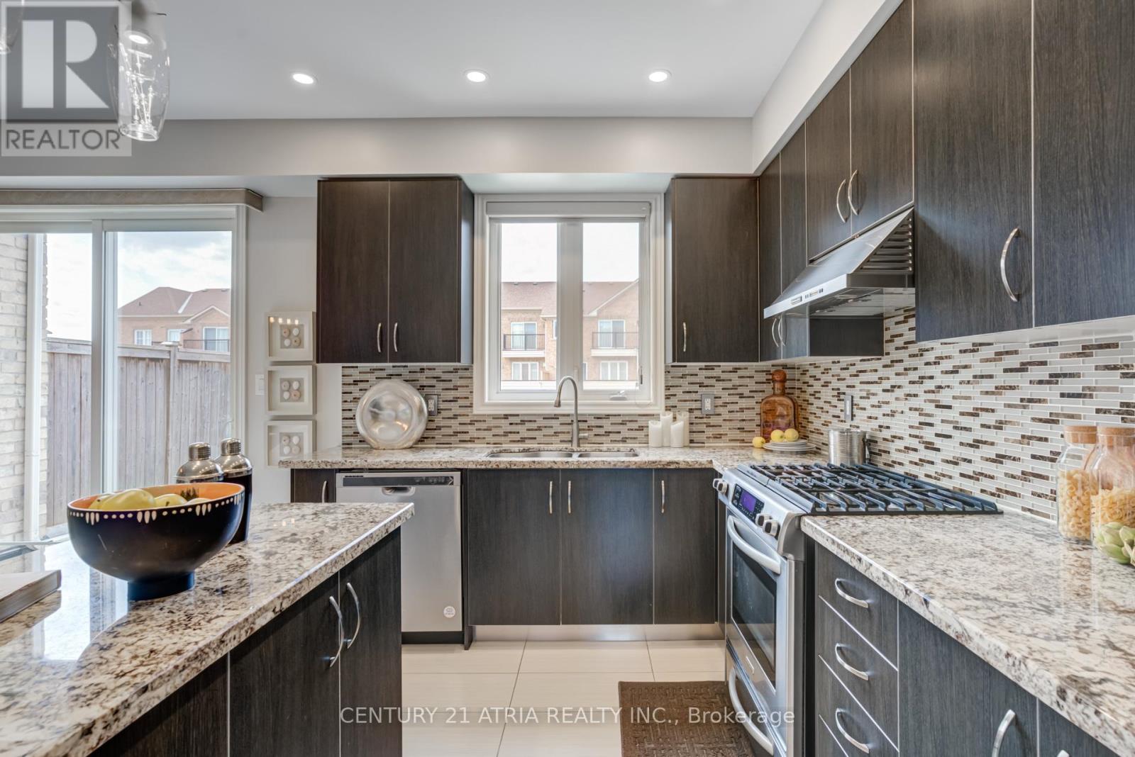 2918 Elgin Mills Road E, Markham, Ontario  L6C 0E5 - Photo 15 - N12690368