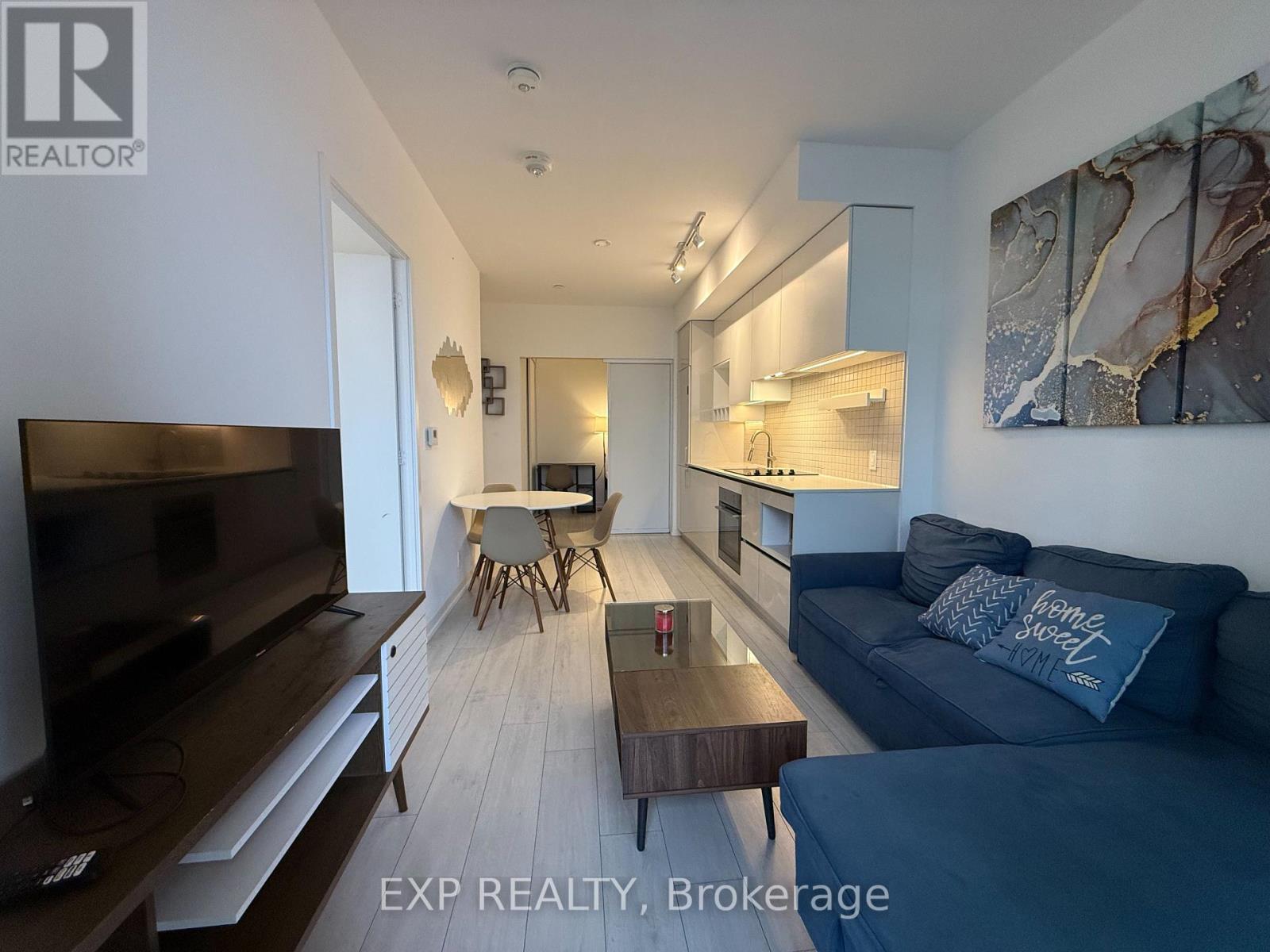 308 - 950 Portage Parkway, Vaughan, Ontario  L4K 0J7 - Photo 1 - N12690374