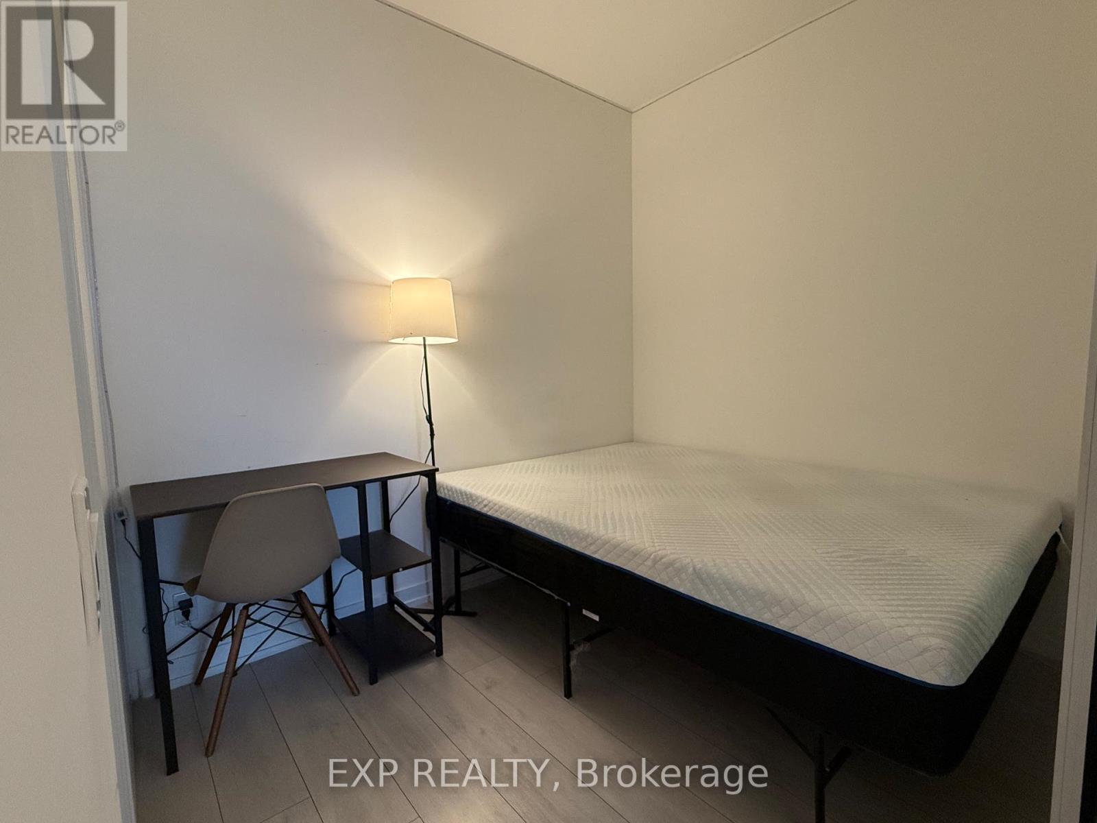 308 - 950 Portage Parkway, Vaughan, Ontario  L4K 0J7 - Photo 10 - N12690374