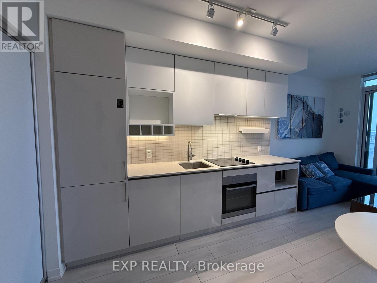 308 - 950 Portage Parkway, Vaughan, Ontario  L4K 0J7 - Photo 11 - N12690374