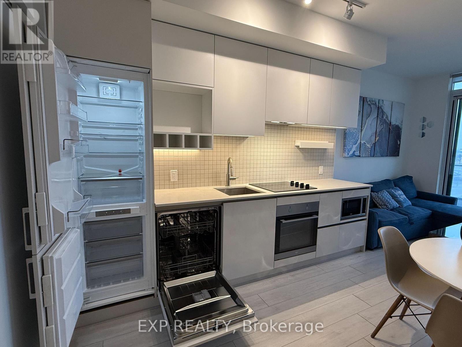 308 - 950 Portage Parkway, Vaughan, Ontario  L4K 0J7 - Photo 12 - N12690374