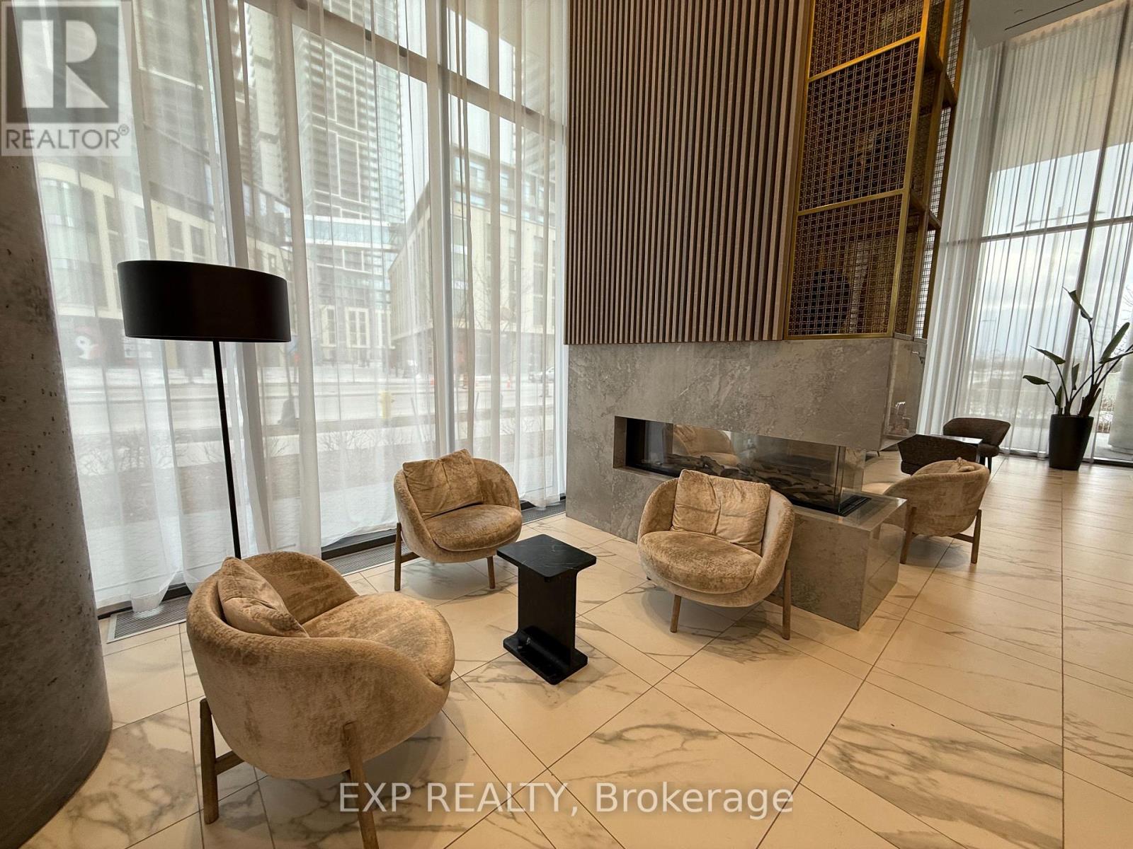 308 - 950 Portage Parkway, Vaughan, Ontario  L4K 0J7 - Photo 4 - N12690374