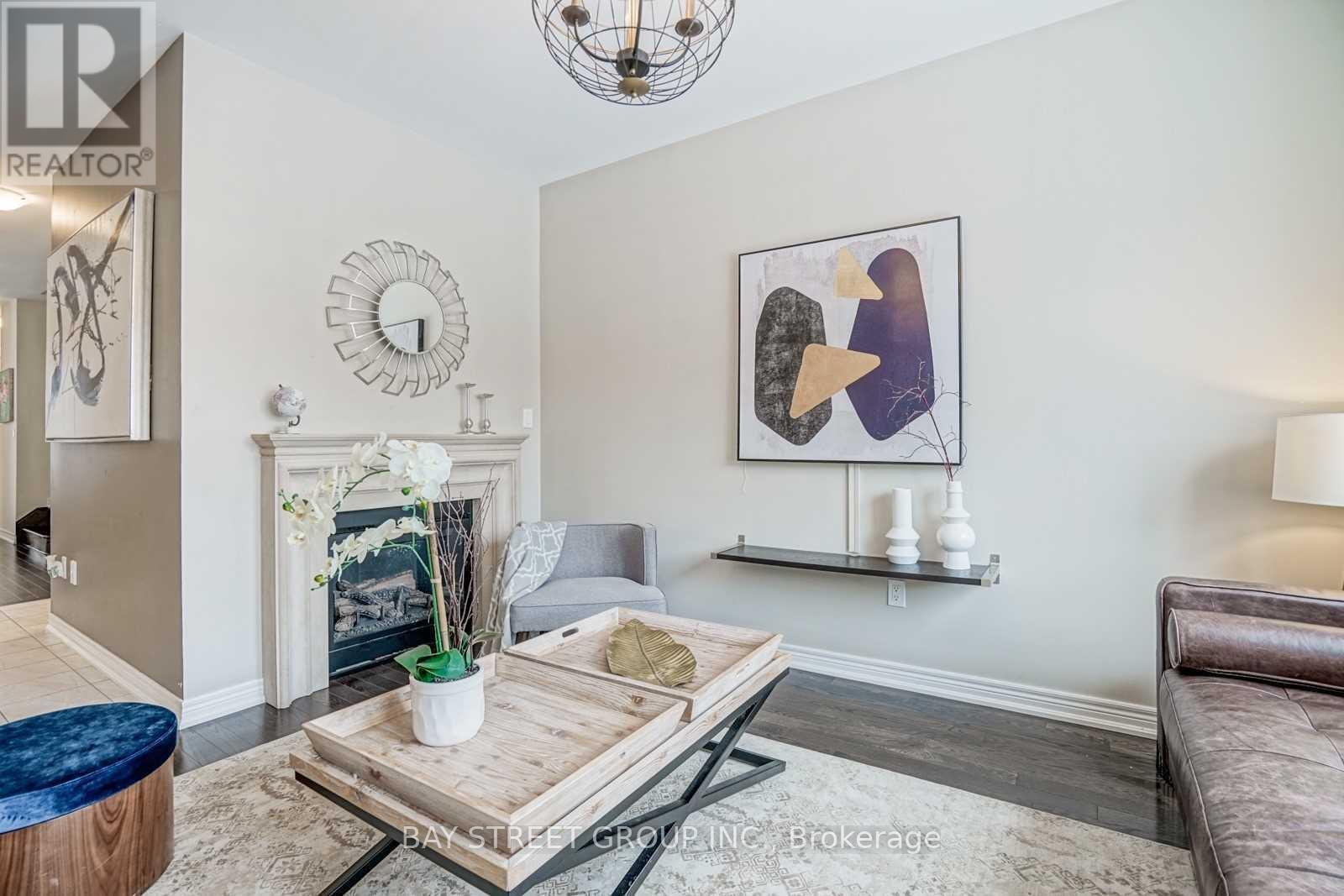 24 Plantain Lane, Richmond Hill, Ontario  L4E 1B9 - Photo 15 - N12690382