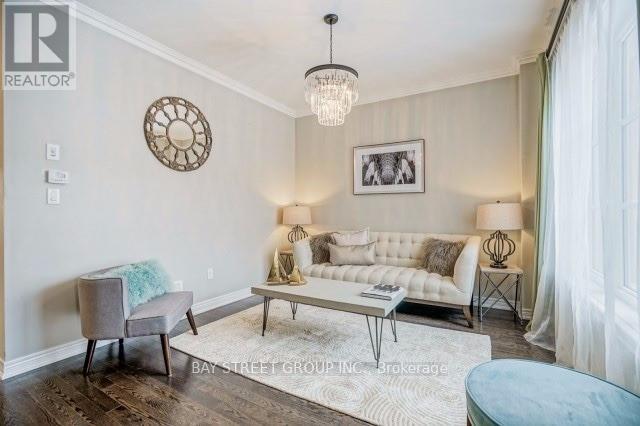 24 Plantain Lane, Richmond Hill, Ontario  L4E 1B9 - Photo 5 - N12690382