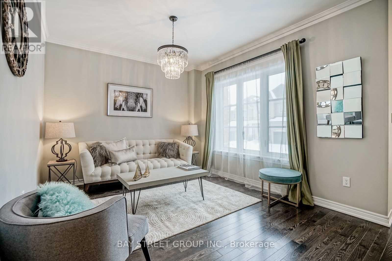 24 Plantain Lane, Richmond Hill, Ontario  L4E 1B9 - Photo 8 - N12690382