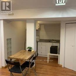 37 Middleton Court, Markham, Ontario  L3R 3G6 - Photo 9 - N12690402